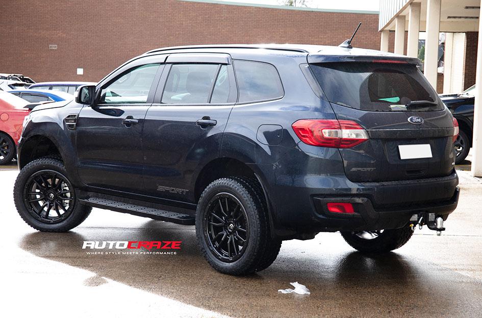 FORD EVEREST CLASH GLOSS BLACK